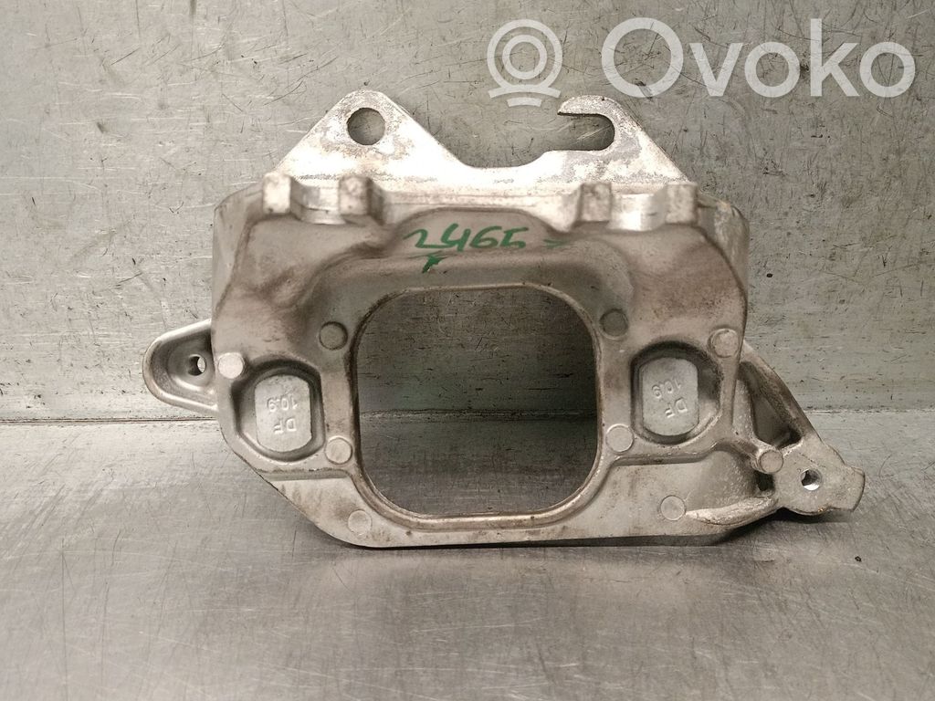Renault Arkana Engine mount bracket 