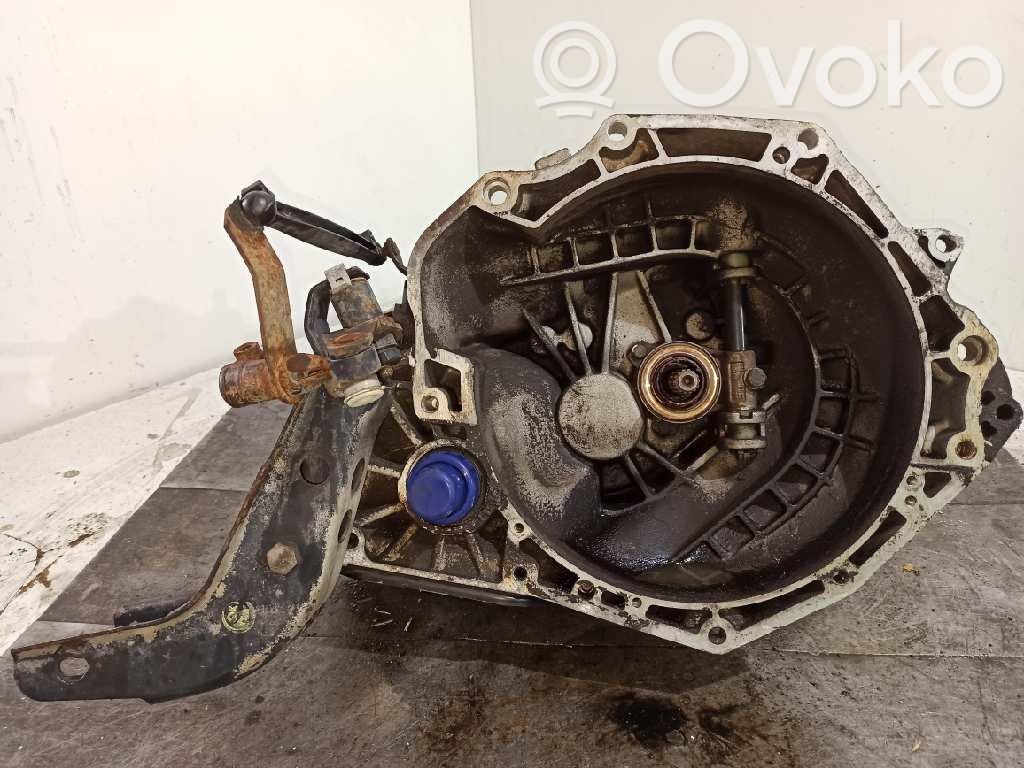 Opel Corsa B Caja de cambios manual de 5 velocidades 