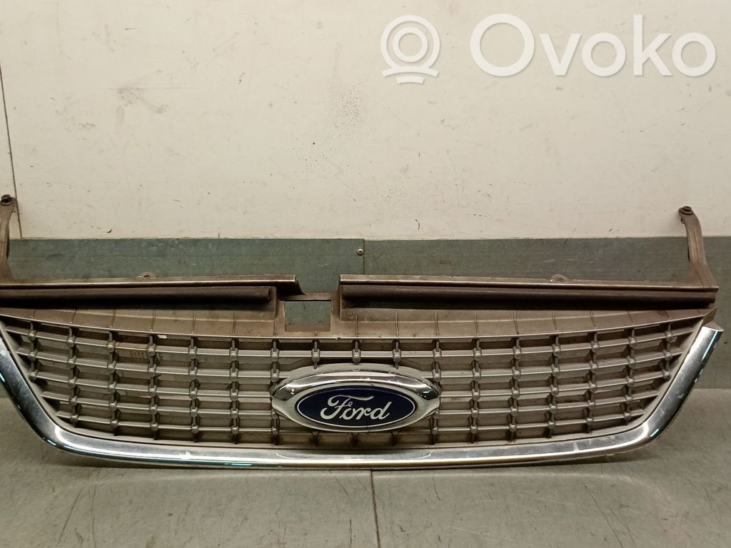 Ford Mondeo MK IV Etusäleikkö 