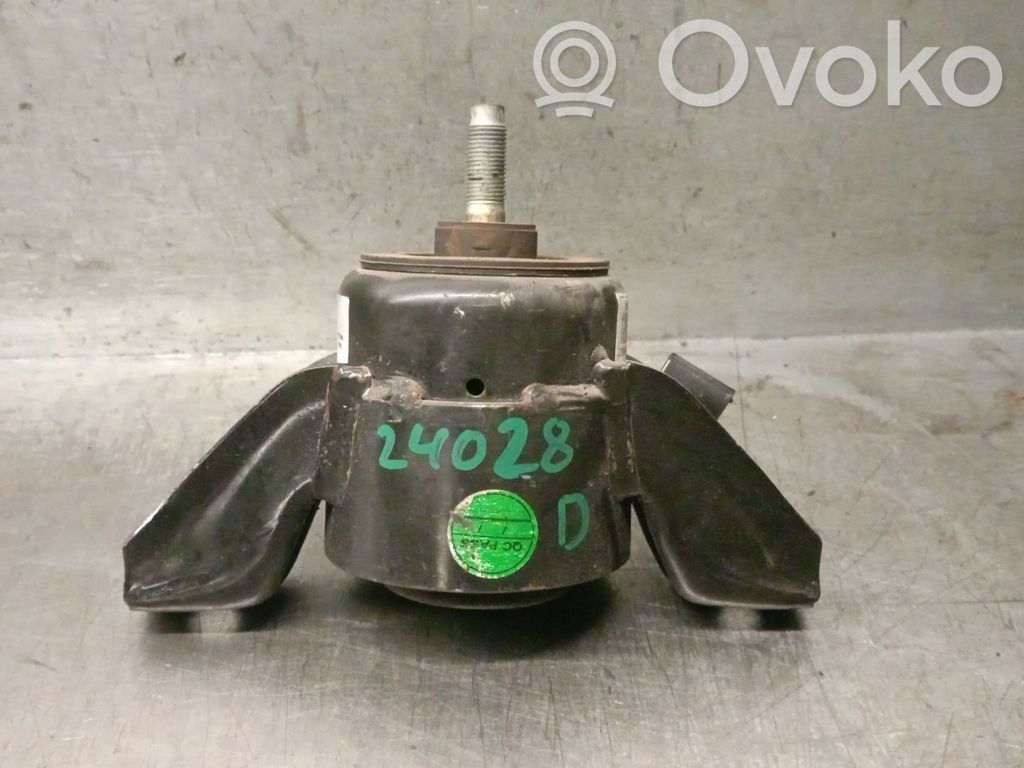 Hyundai i10 Engine mount bracket 