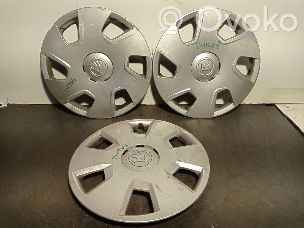 Skoda Rapid (NH) Mozzo/copricerchi/borchia della ruota R16 