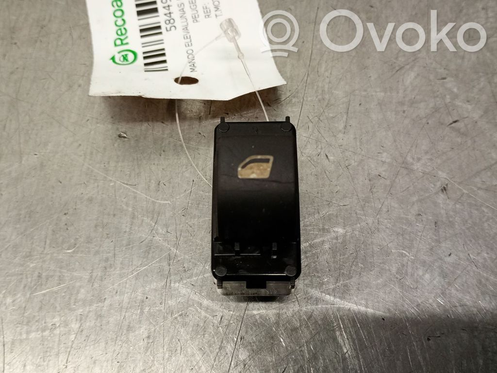 Peugeot 207 Electric window control switch 