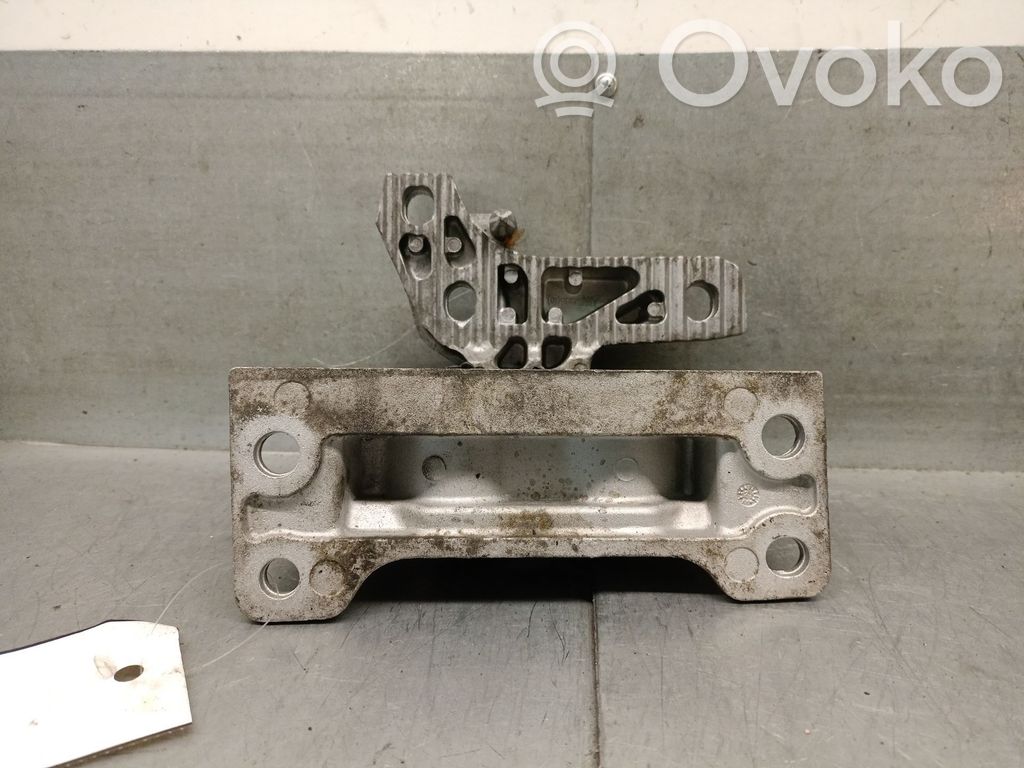 Engine mount bracket   M9T882,M9T882