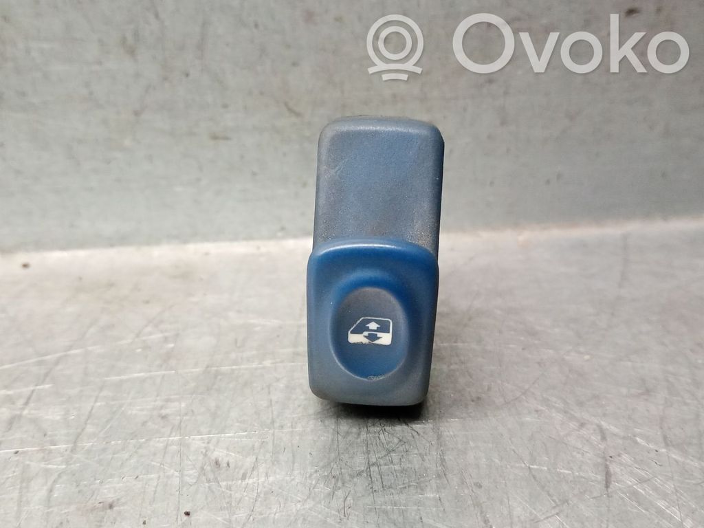 Renault Twingo I Electric window control switch 