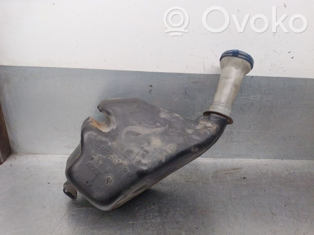 Peugeot 106 Langų skysčio bakelis 