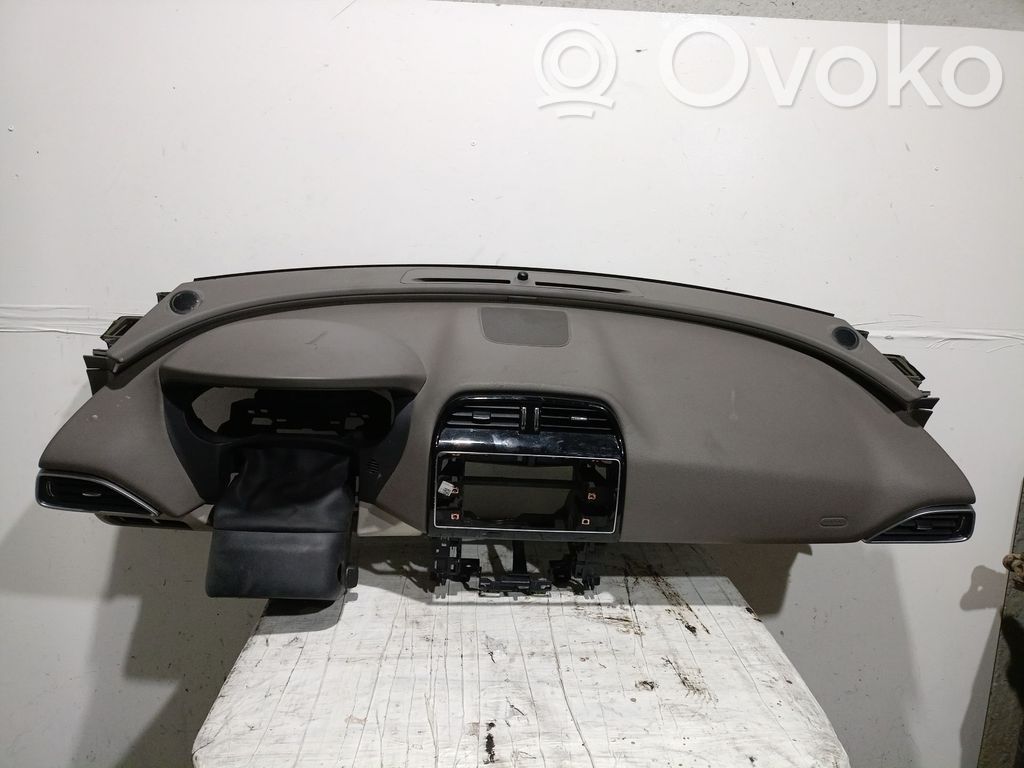 Jaguar XE Panel de instrumentos 