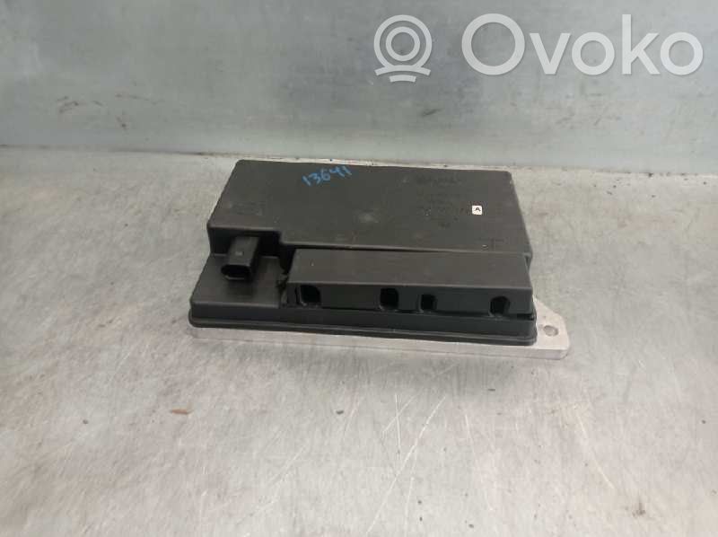 Muut ohjainlaitteet/moduulit   4D0907133A