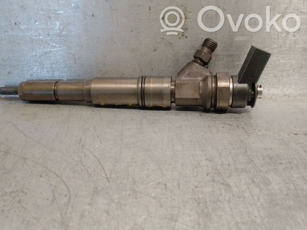 Injecteur de carburant   7793836,13537793836