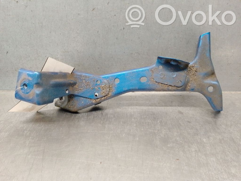 Audi A3 S3 8V Support de montage de pare-chocs avant