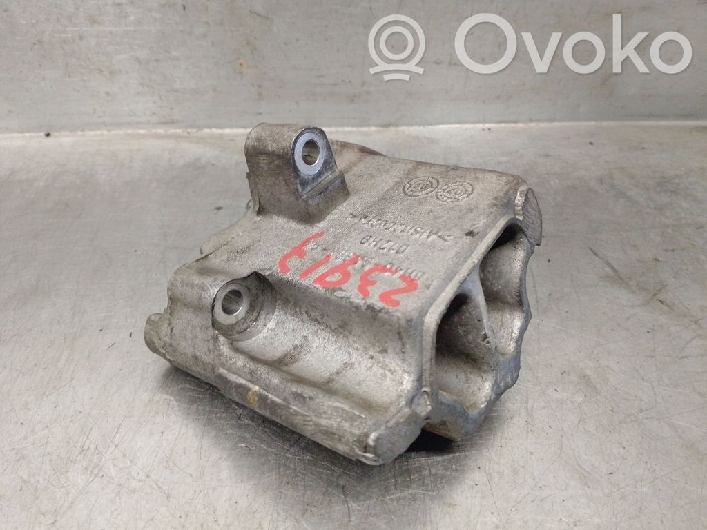 Land Rover Range Rover Sport L320 Moottorin kiinnikekorvake 