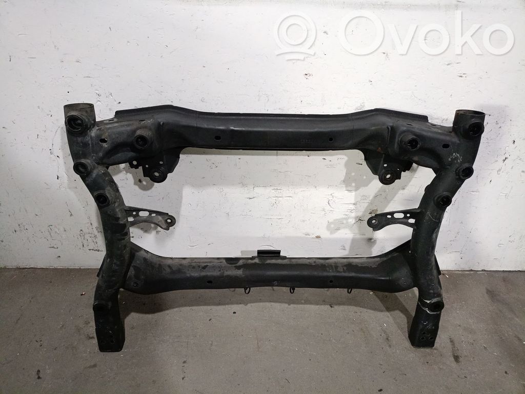 Mercedes-Benz C W205 Sottotelaio anteriore