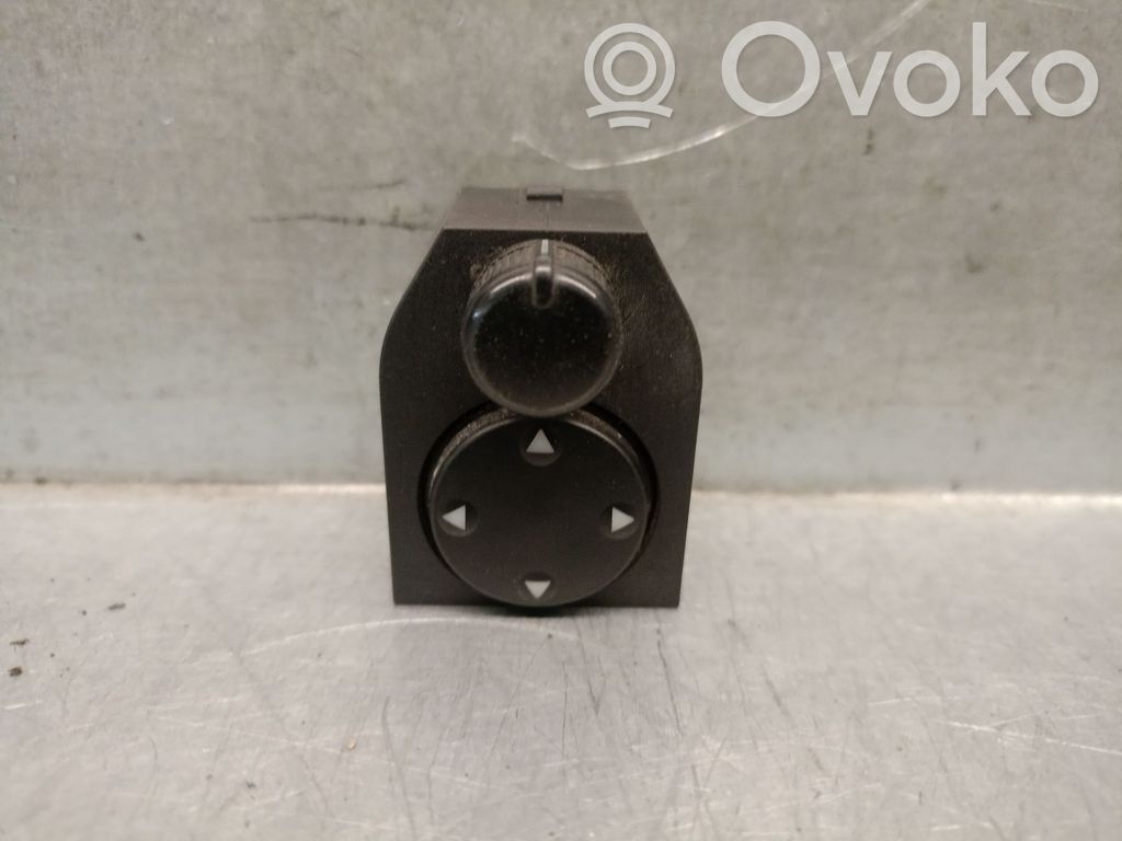 Audi A4 S4 B5 8D Interruptor del espejo lateral 