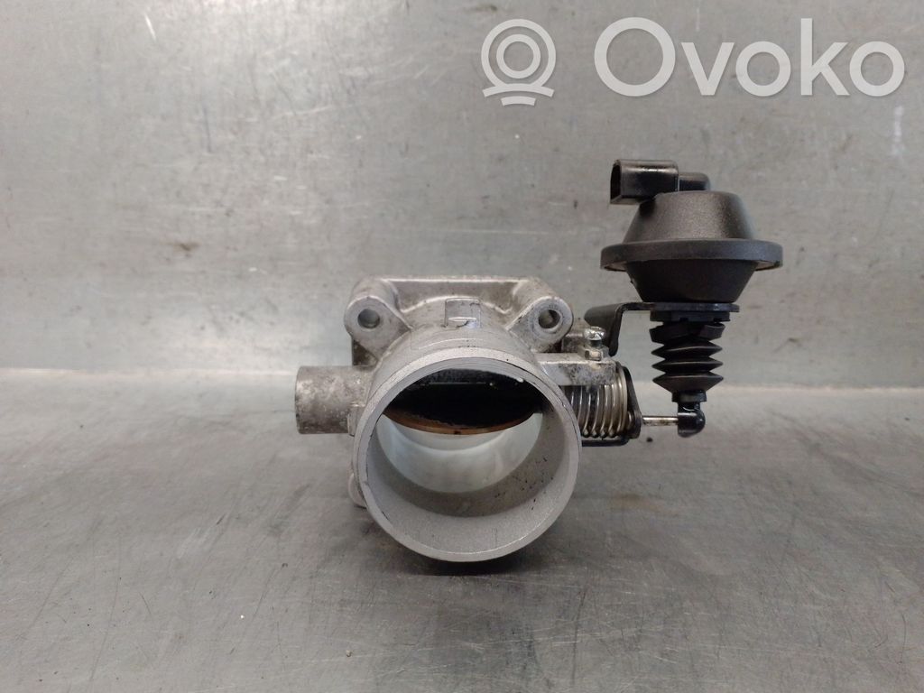 Hyundai i30 Throttle body valve 