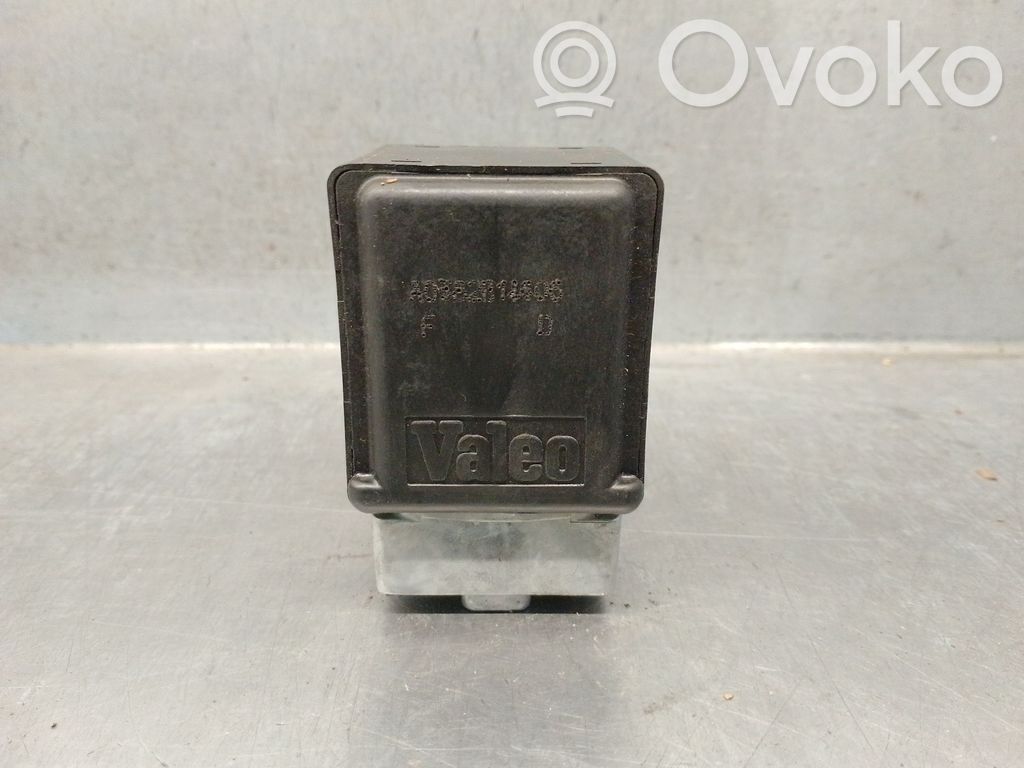 Renault Scenic II -  Grand scenic II Anti-theft wheel nuts and lock 