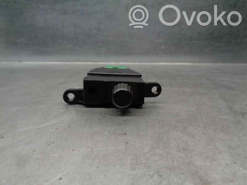 Comutator/buton multifuncțional   8411950181