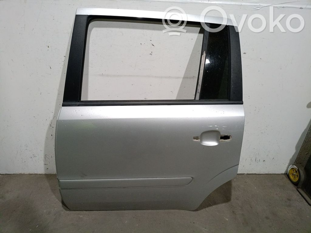 Opel Zafira B Puerta trasera 