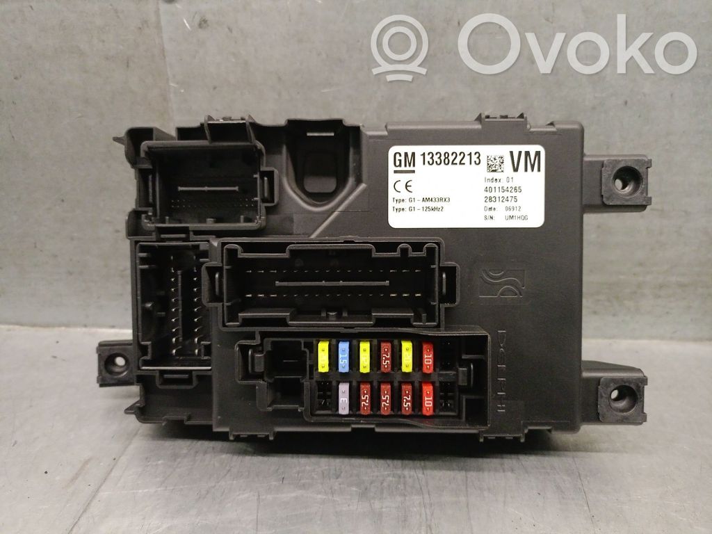 Opel Corsa D Juego de caja de fusibles 