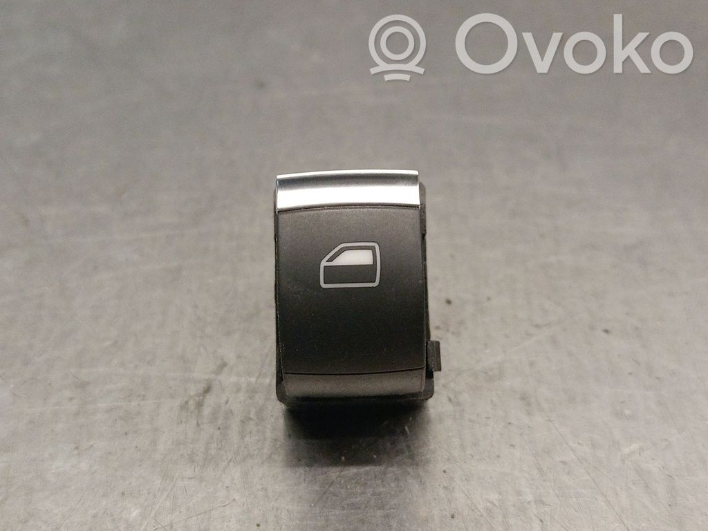 Audi A3 S3 8P Electric window control switch 
