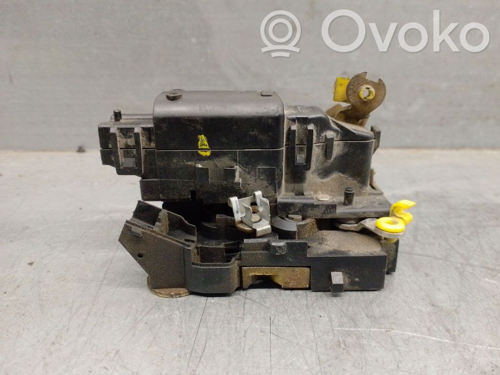 Renault Master II Front door lock 