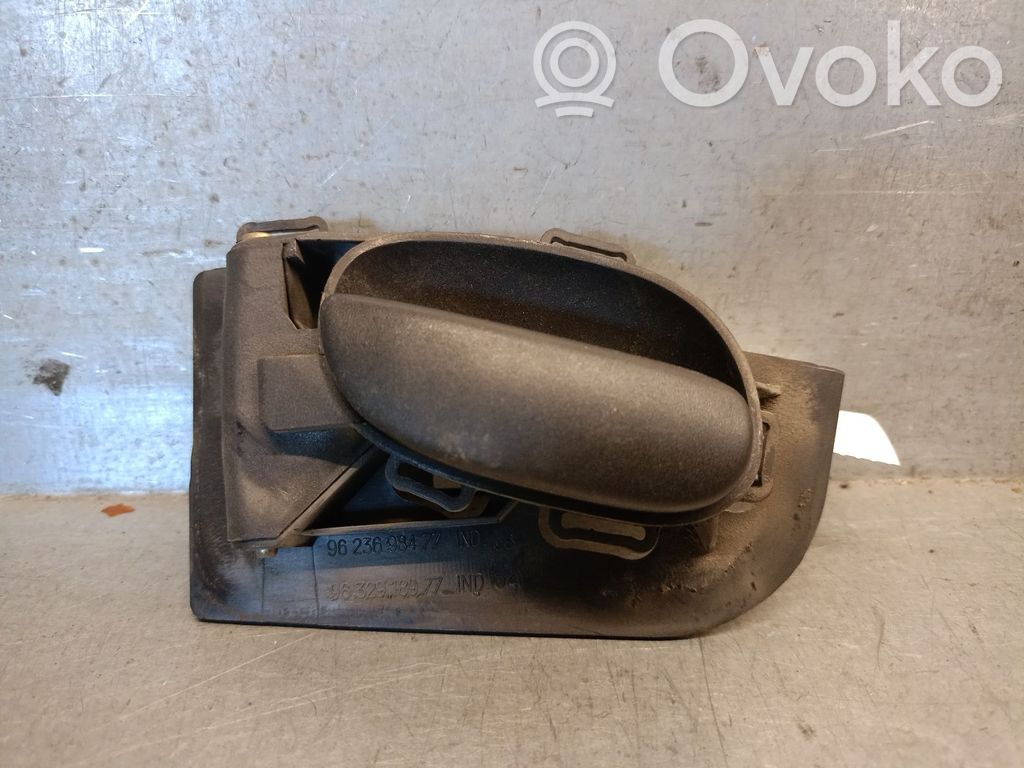 Peugeot 206 Maniglia interna per portiera anteriore 