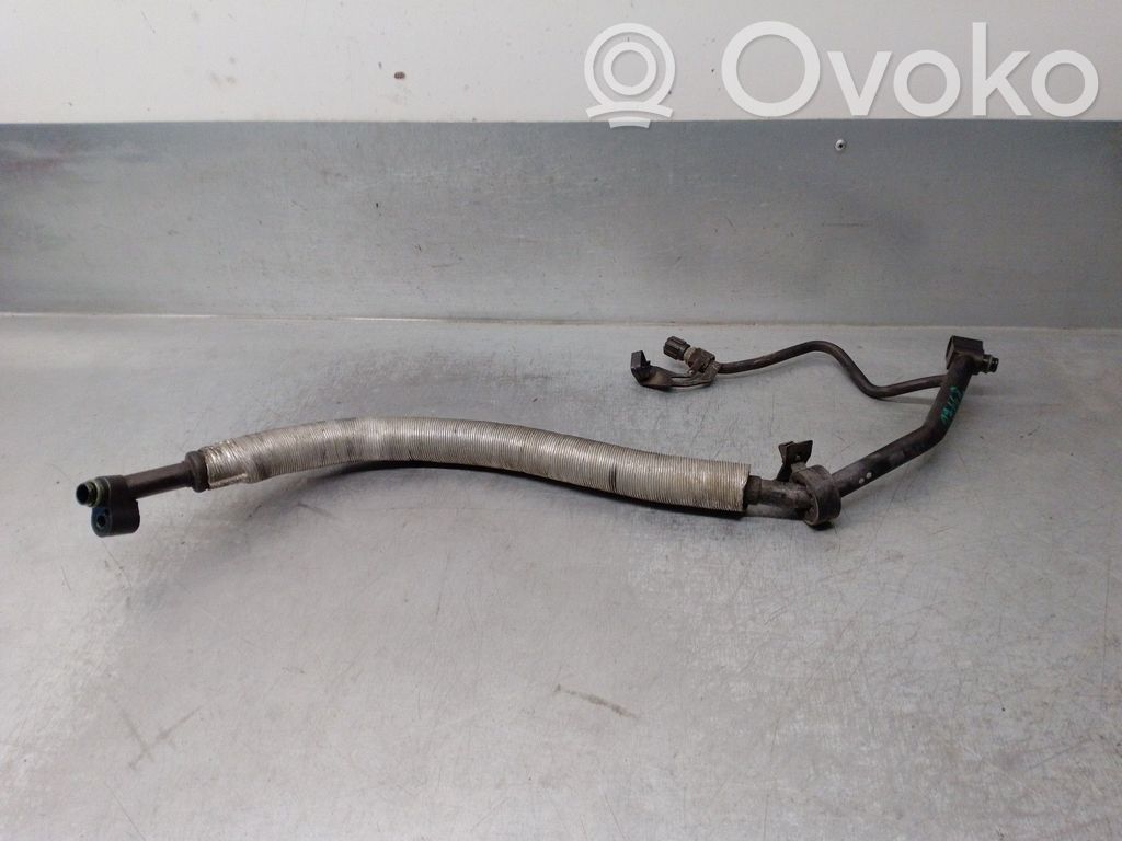BMW 3 E36 Ilmastointilaitteen putki (A/C) 