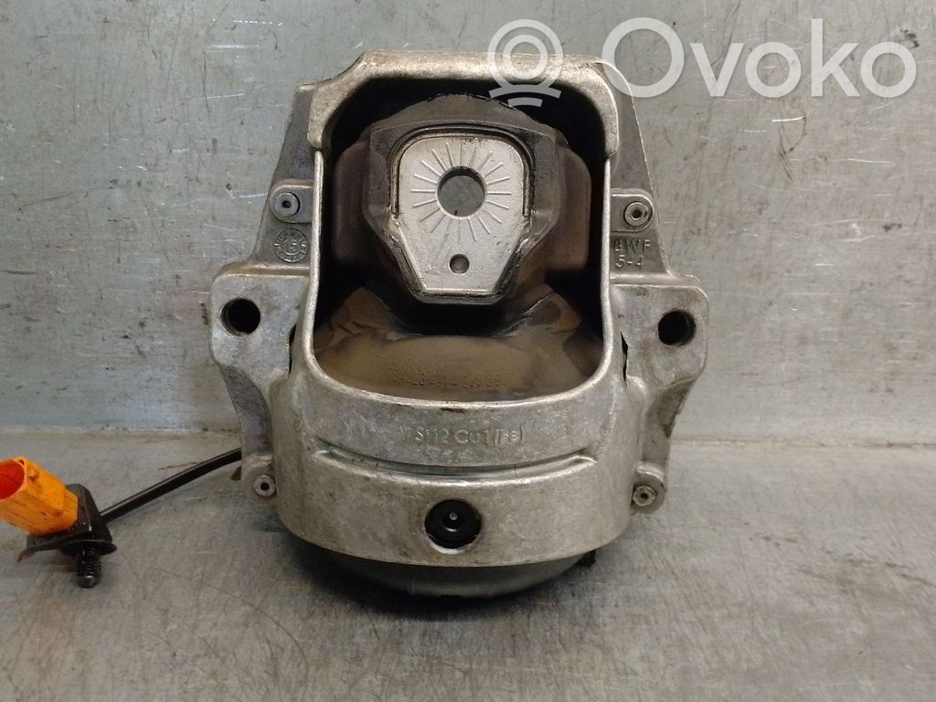 Engine mount bracket   8R0199381B,8R0199381B