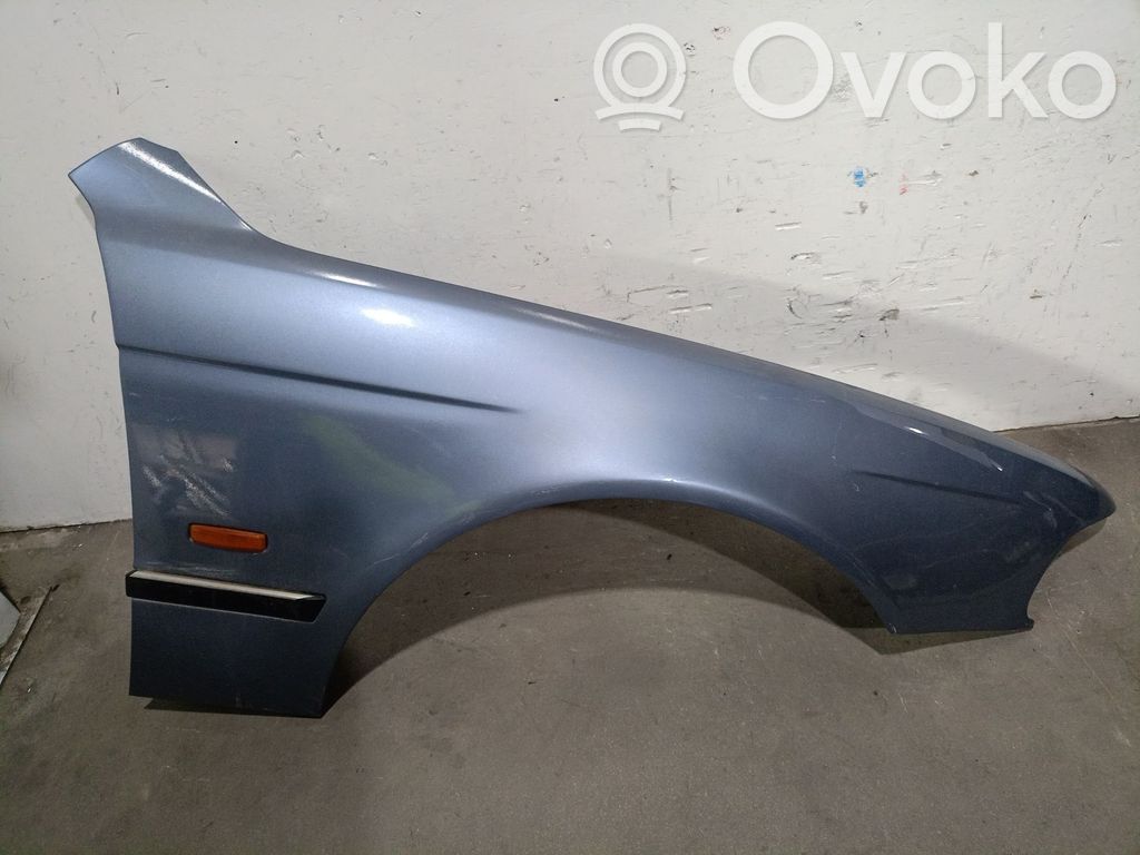 BMW 5 E39 Sparnas 