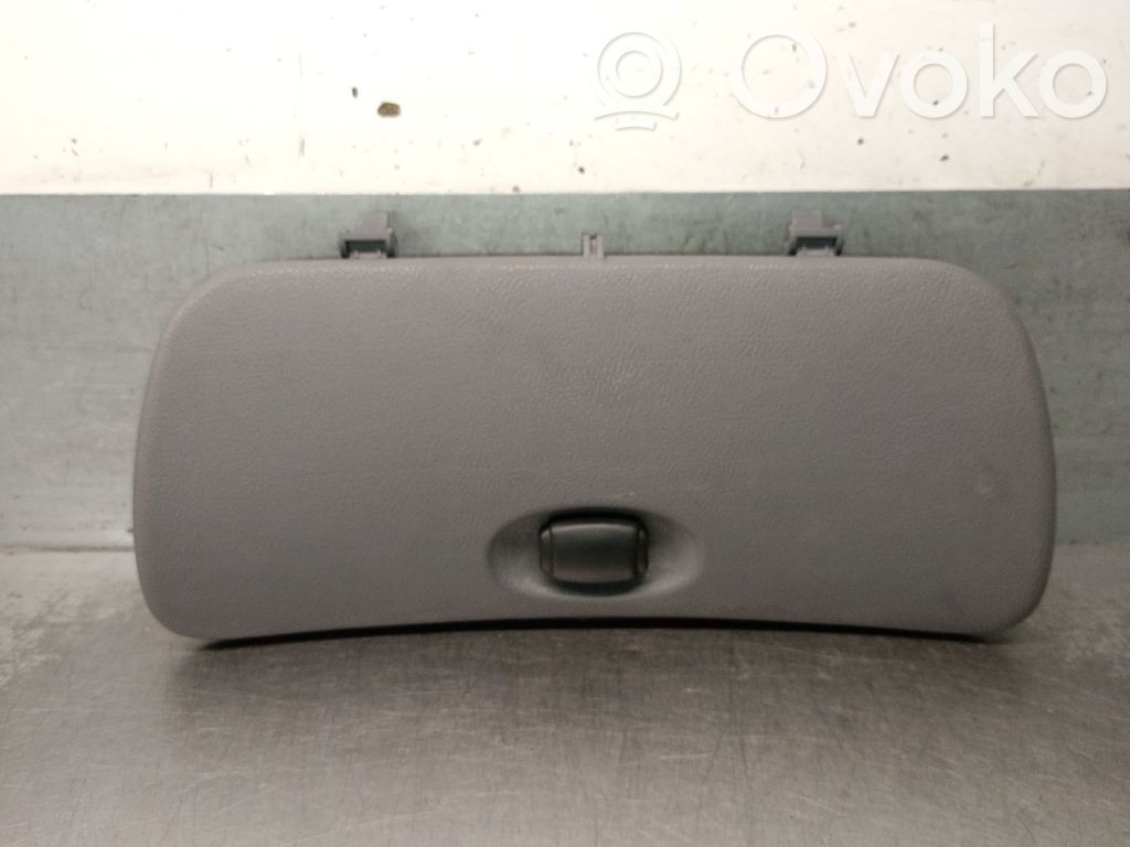 Renault Megane I Glove box 
