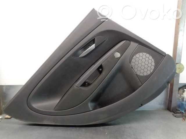 Fiat Grande Punto Takaoven verhoilu