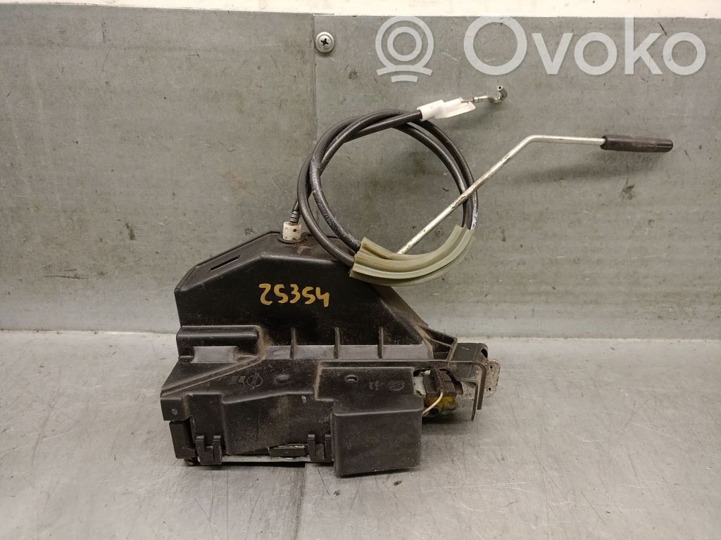 Volkswagen Fox Etuoven lukko 