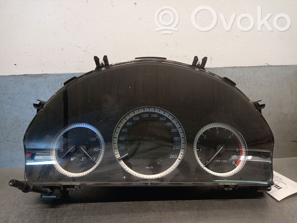 Mercedes-Benz C W204 Vitezometru (grup de instrumente) 