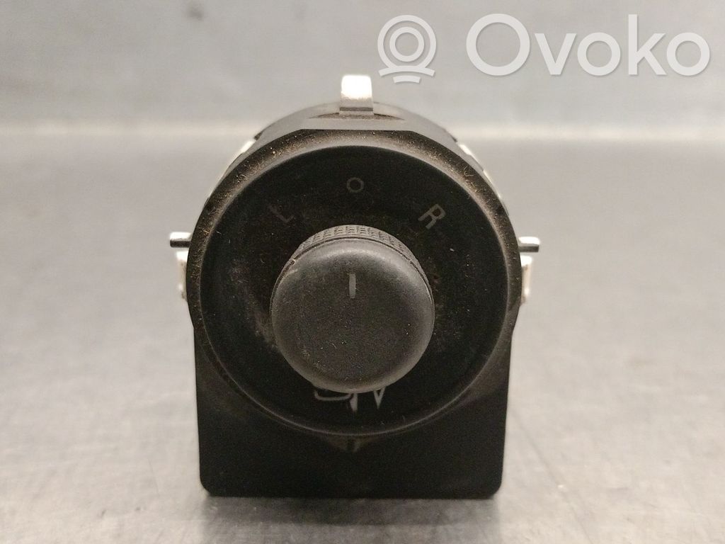 Opel Mokka Wing mirror switch 