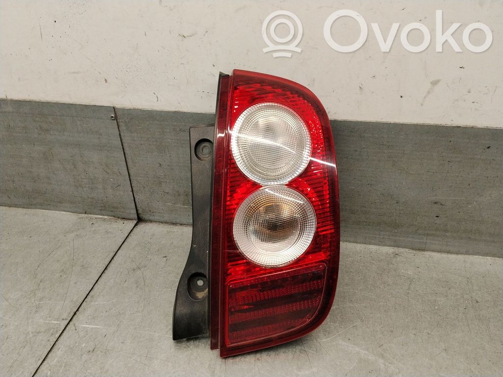 Nissan Micra Lampă spate în caroserie 