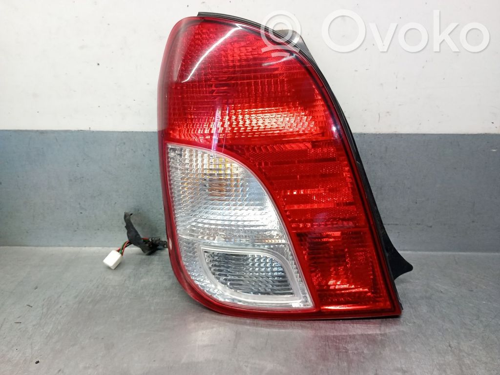 KIA Carens I Luz trasera/de freno 