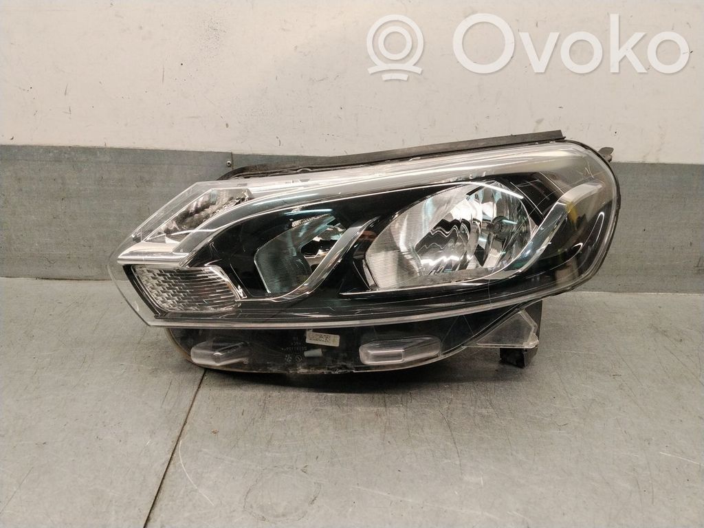 Toyota Proace Phare frontale 