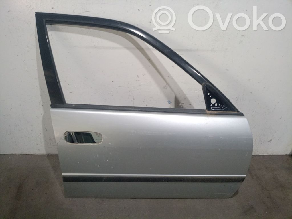 Toyota Corolla E110 Puerta delantera 