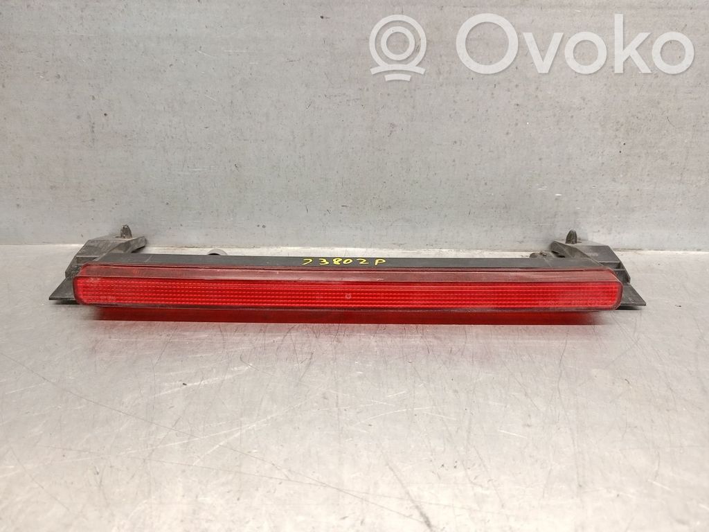 Volvo XC40 Third/center stoplight 