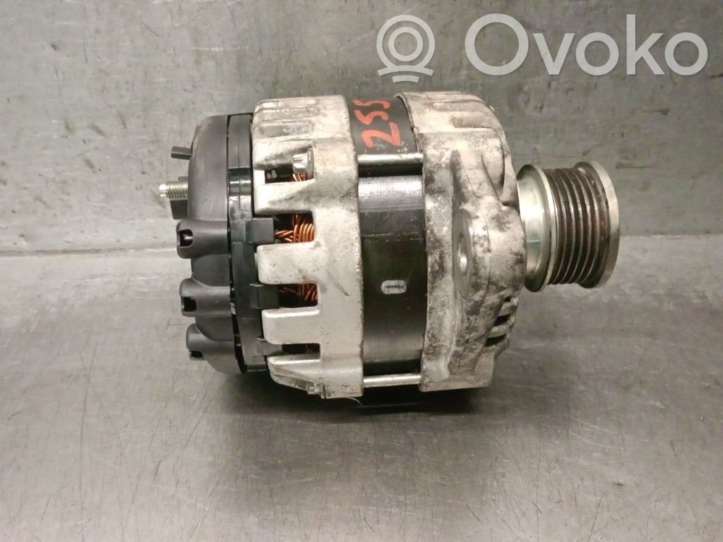Opel Zafira B Alternador 
