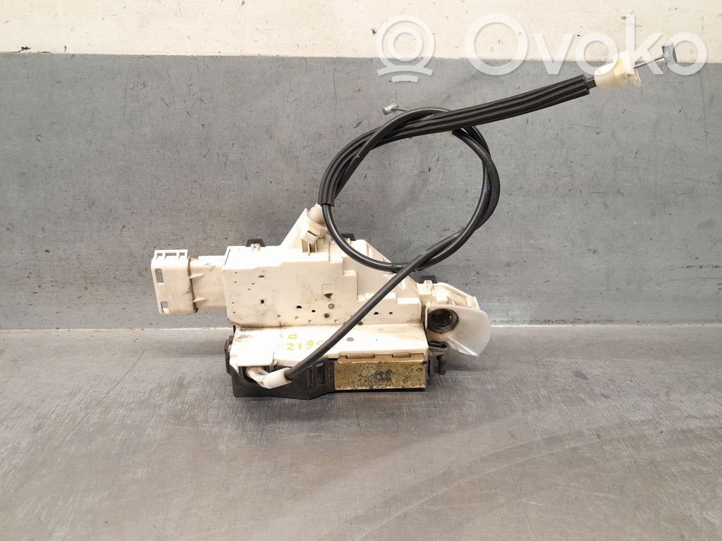 Peugeot 407 Front door lock 