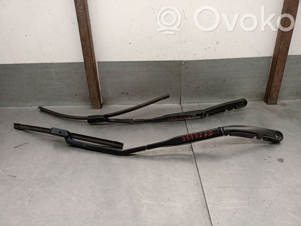 Volvo XC60 Ramię wycieraczki szyby przedniej / czołowej 