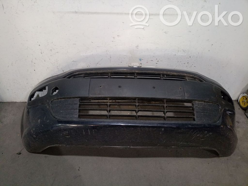 Fiat Grande Punto Parachoques delantero