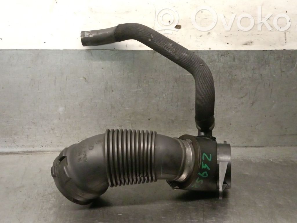 Audi A6 S6 C6 4F Tubo flessibile aria condizionata (A/C) 