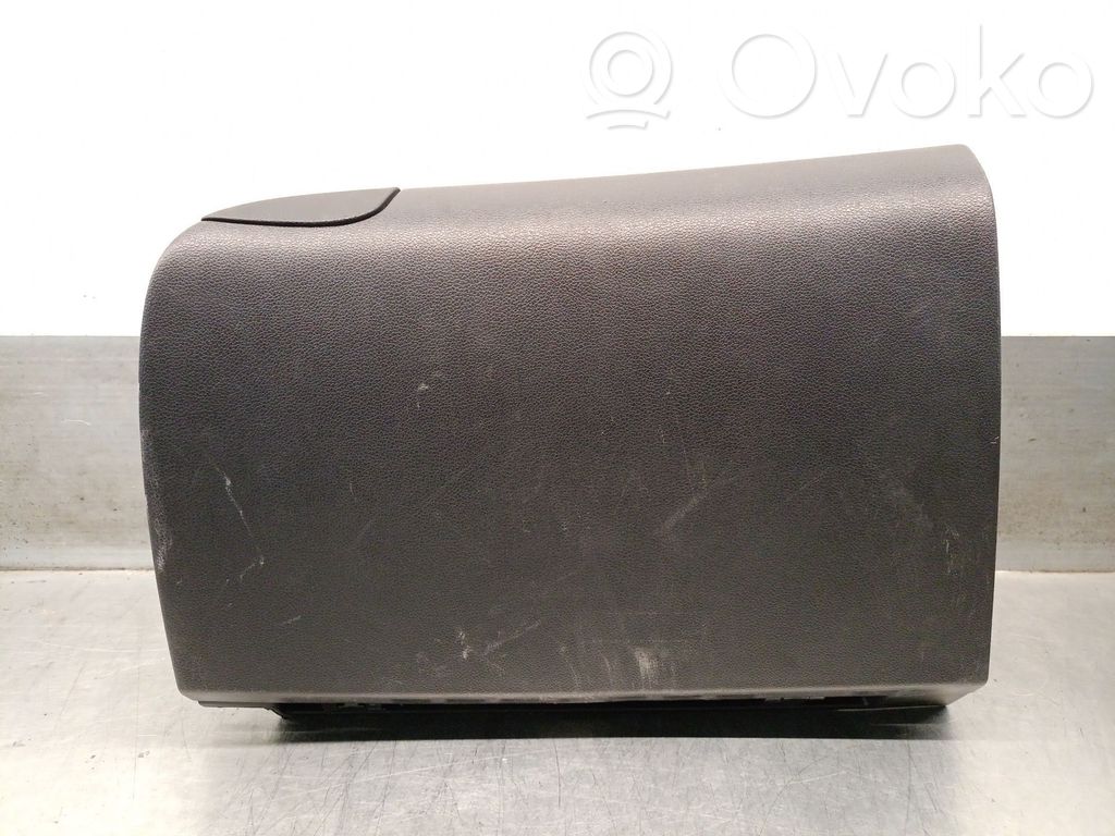 KIA Ceed Handschuhfach 