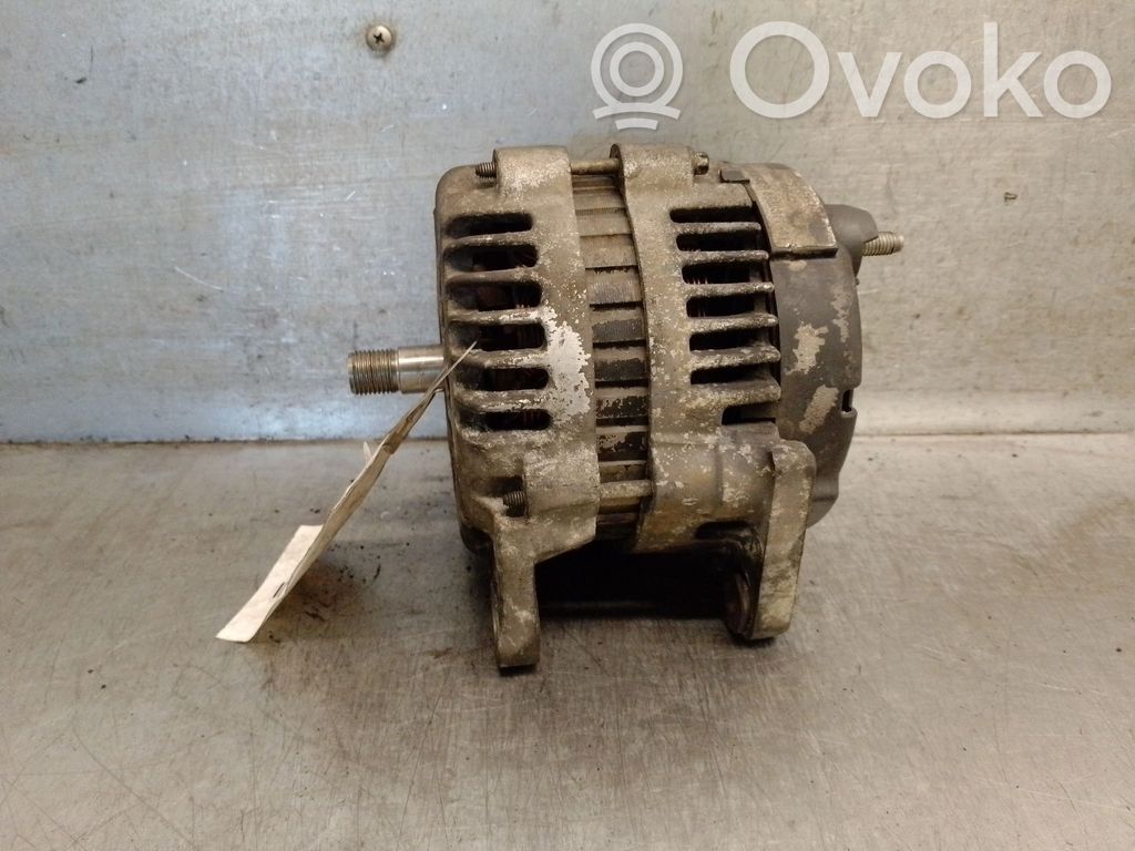 Opel Zafira B Generator/alternator 