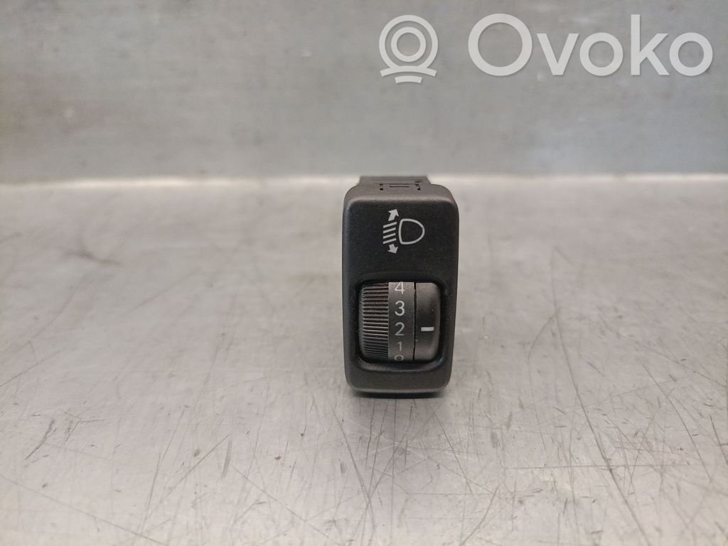 Interruptor de control del panel de luces   8415233030,8415233030
