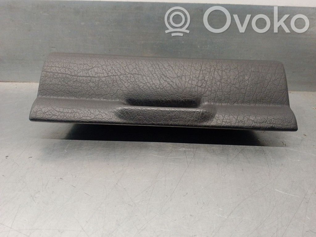 Seat Toledo I (1L) Guantera