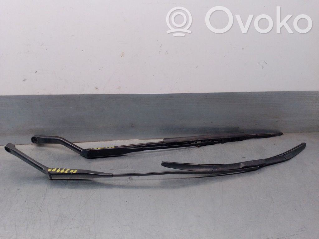 Opel Omega B2 Wischerarm vorne 