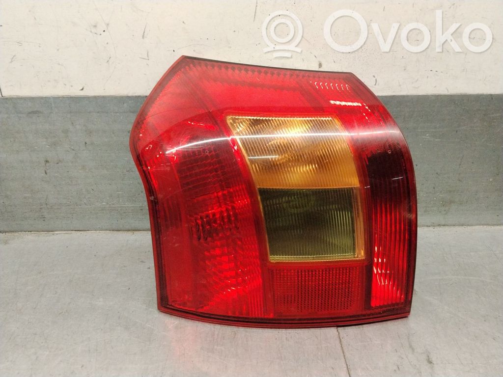 Toyota Corolla E120 E130 Lampă spate în caroserie