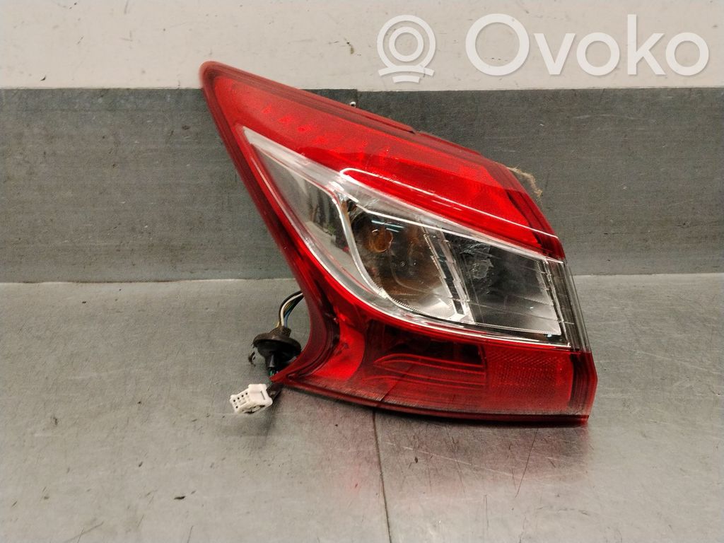Nissan Pulsar Luci posteriori