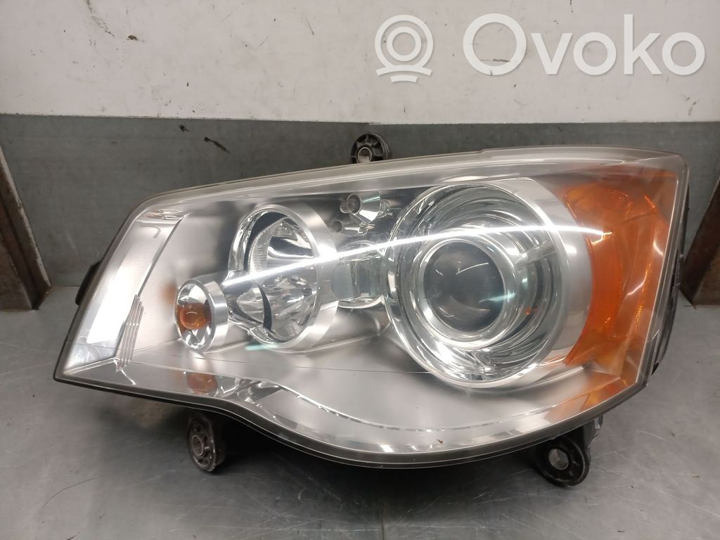 Lancia Voyager Lampa przednia